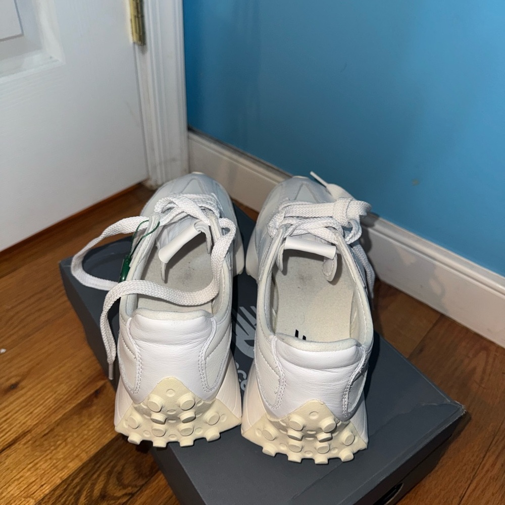 New Balance 327 White Leather - Size 9.5 Men and 11 Women Unisex - Picture 3 of 7